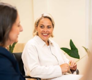 Karen Sonnenberger im Coaching mit Kundin